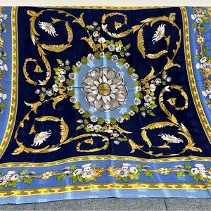 FENDI ❤️🌟 SILK SCARF ⭐️